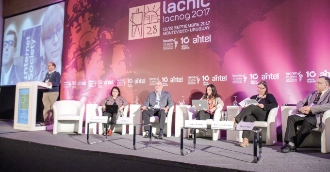 No hay futuro con la actual brecha digital