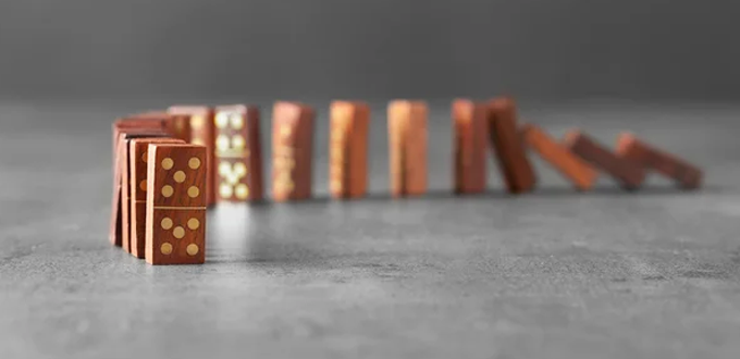 The Game of Dominoes and TCP/IP 